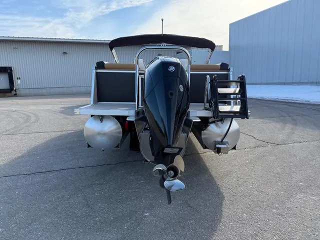 Slide: The Image of Tahoe 25 Cascade QL 2025 - 4