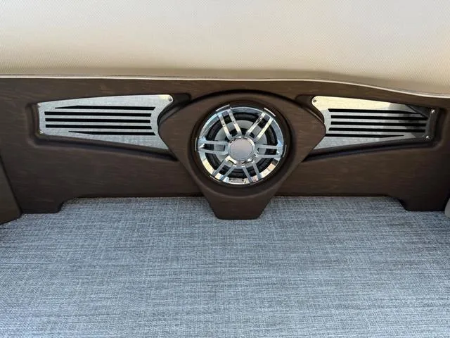 Slide: The Image of Tahoe 2385 ql 2025 - 21