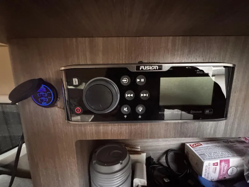 Slide: The Image of Regal 26 XO 2020 - 50