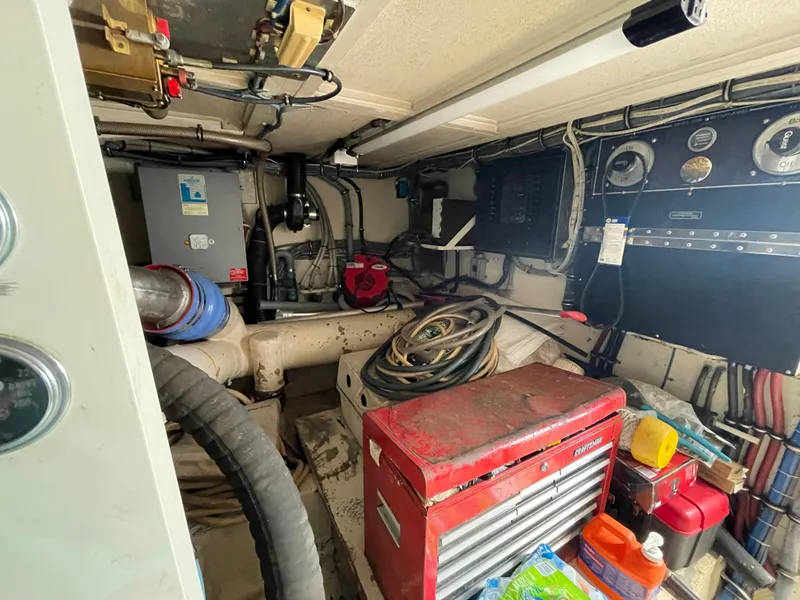 Slide: The Image of Hatteras 55 Convertible 1988 - 50