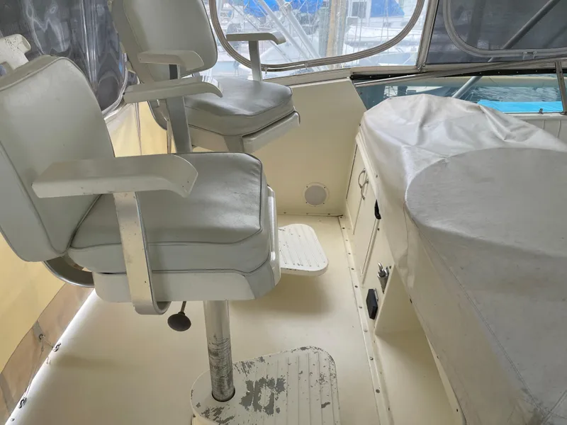 Slide: The Image of Hatteras 55 Convertible 1988 - 62