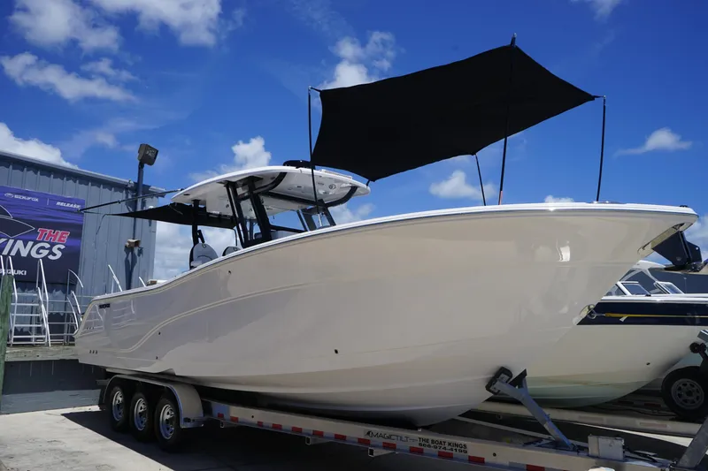 Slide: The Image of Sea Fox 328 Commander 2025 - 50