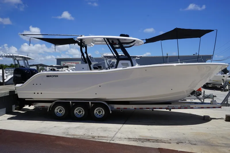 Slide: The Image of Sea Fox 328 Commander 2025 - 51