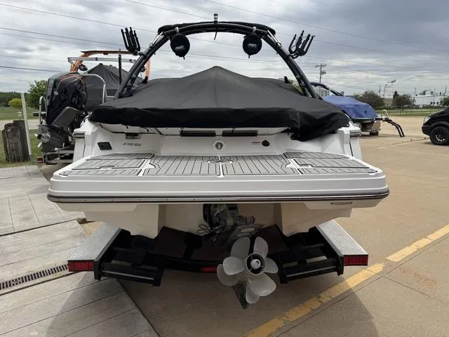 Slide: The Image of Monterey 238SS 2019 - 3