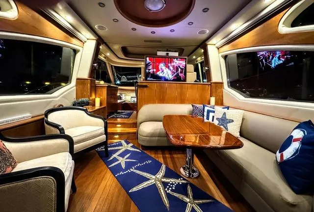 Slide: The Image of Tiara 5800 Sovran 2009 - 12