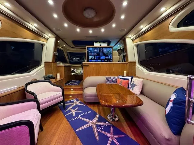 Slide: The Image of Tiara 5800 Sovran 2009 - 14