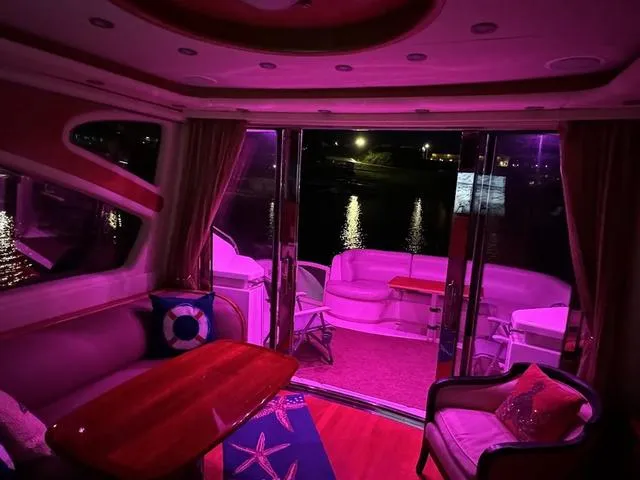 Slide: The Image of Tiara 5800 Sovran 2009 - 23