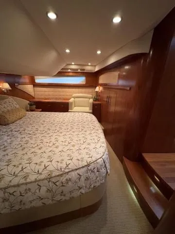 Slide: The Image of Tiara 5800 Sovran 2009 - 28