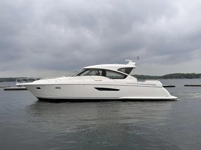 Slide: The Image of Tiara 5800 Sovran 2009 - 3