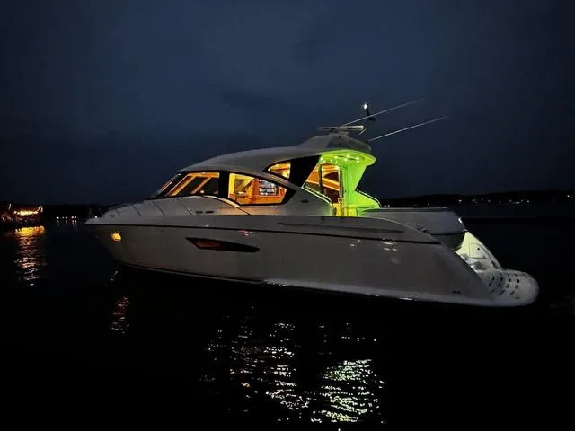 Slide: The Image of Tiara 5800 Sovran 2009 - 5