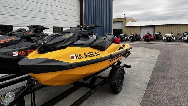 Slide: The Image of Sea-Doo RXP®-X® 300 IBR & Sound System Millenium Yellow 2021 - 5