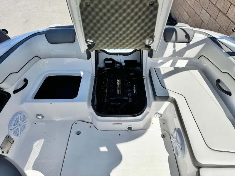 Slide: The Image of Yamaha AR190 2021 - 18