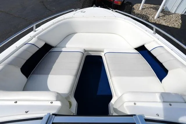 Slide: The Image of Sea Ray 210 Bowrider 1996 - 10