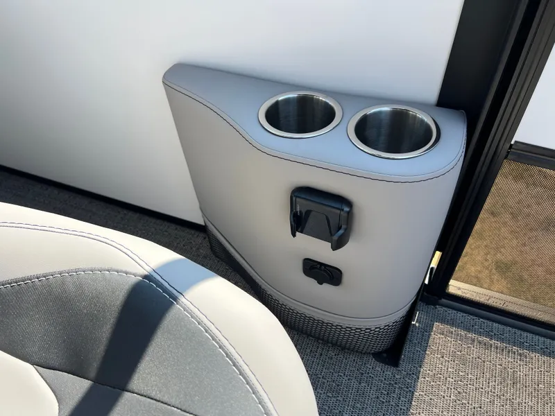 Slide: The Image of 2026 BARLETTA A22UC-PLATINUM - Image 11 - 11