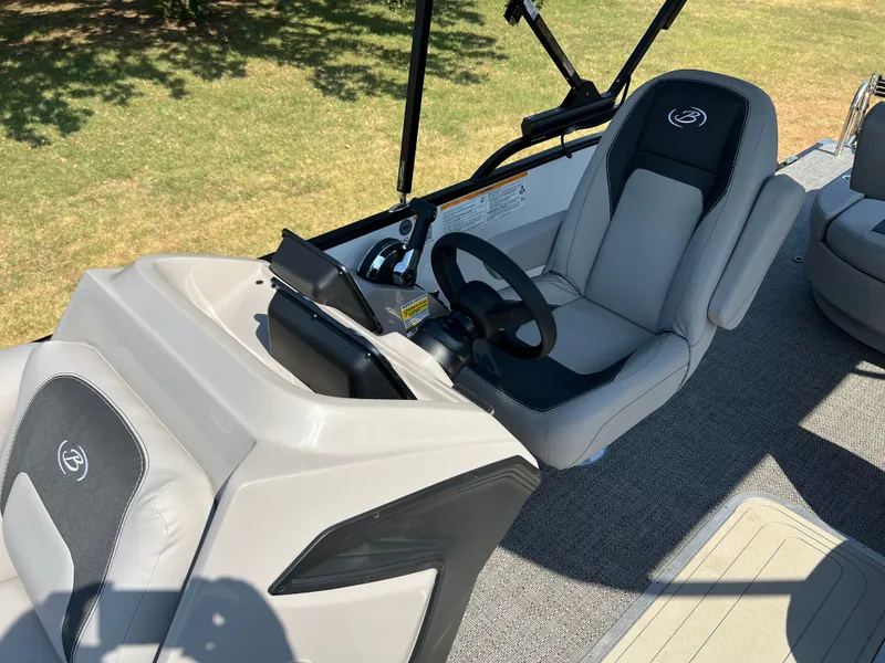 Slide: The Image of 2026 BARLETTA A22UC-PLATINUM - Image 12 - 12