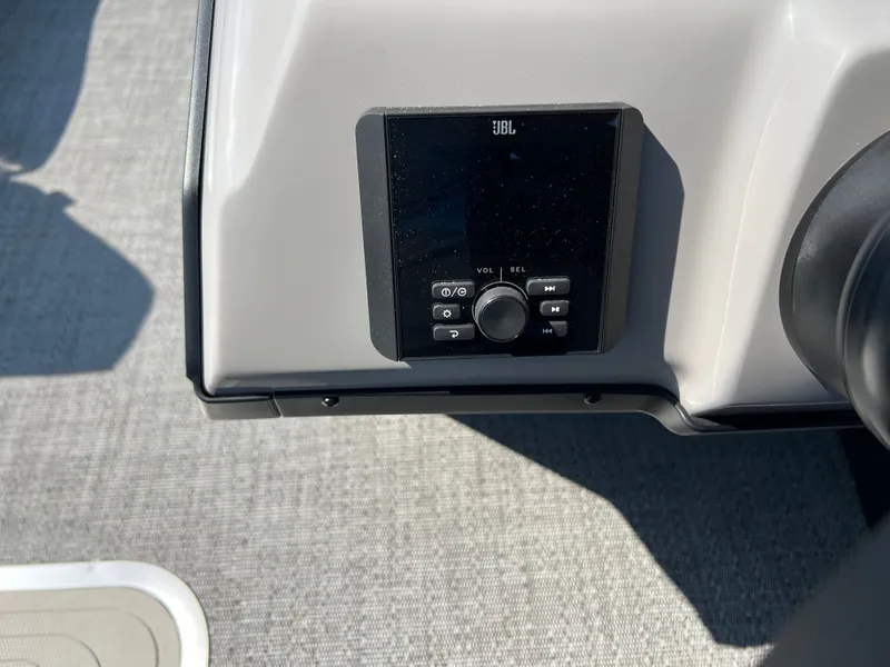 Slide: The Image of 2026 BARLETTA A22UC-PLATINUM - Image 14 - 14