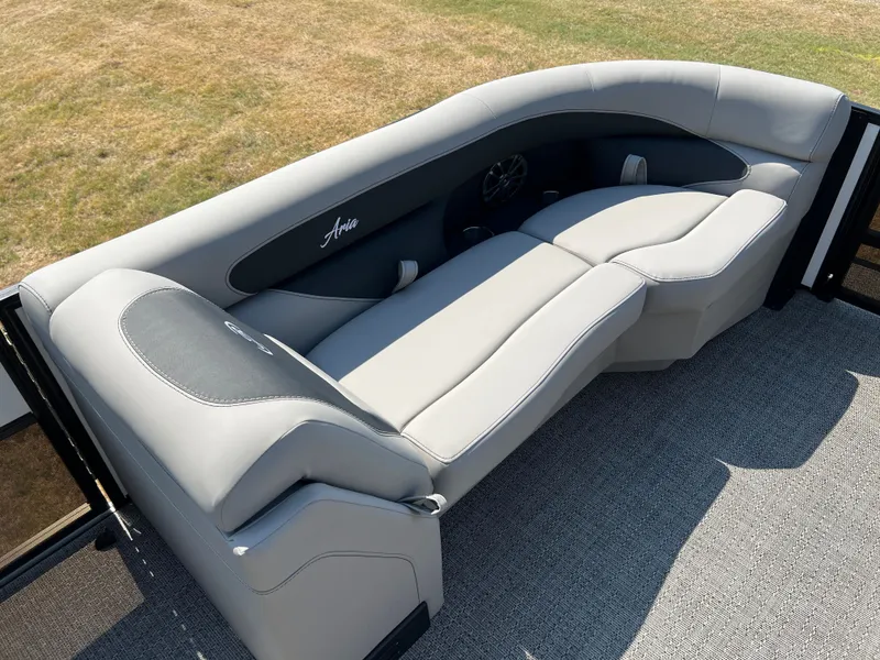 Slide: The Image of 2026 BARLETTA A22UC-PLATINUM - Image 9 - 9