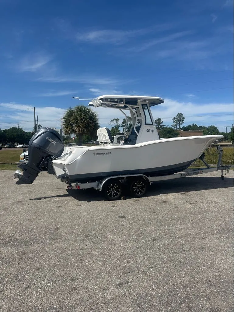 Slide: The Image of Tidewater 232 CC Adventure 2025 - 10