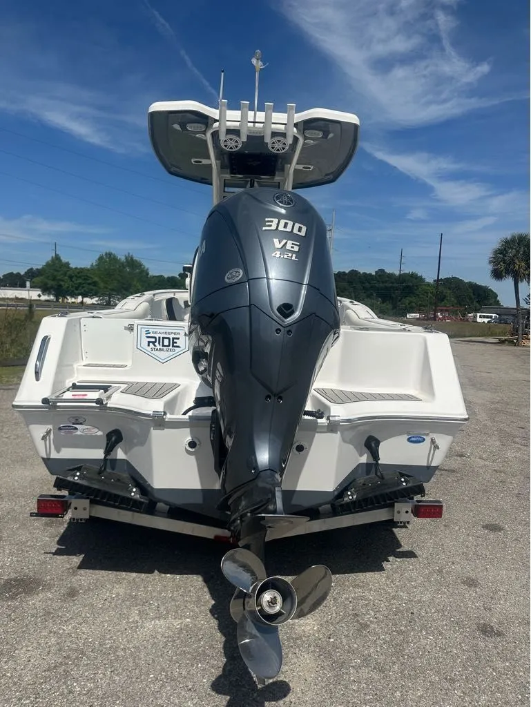 Slide: The Image of Tidewater 232 CC Adventure 2025 - 6