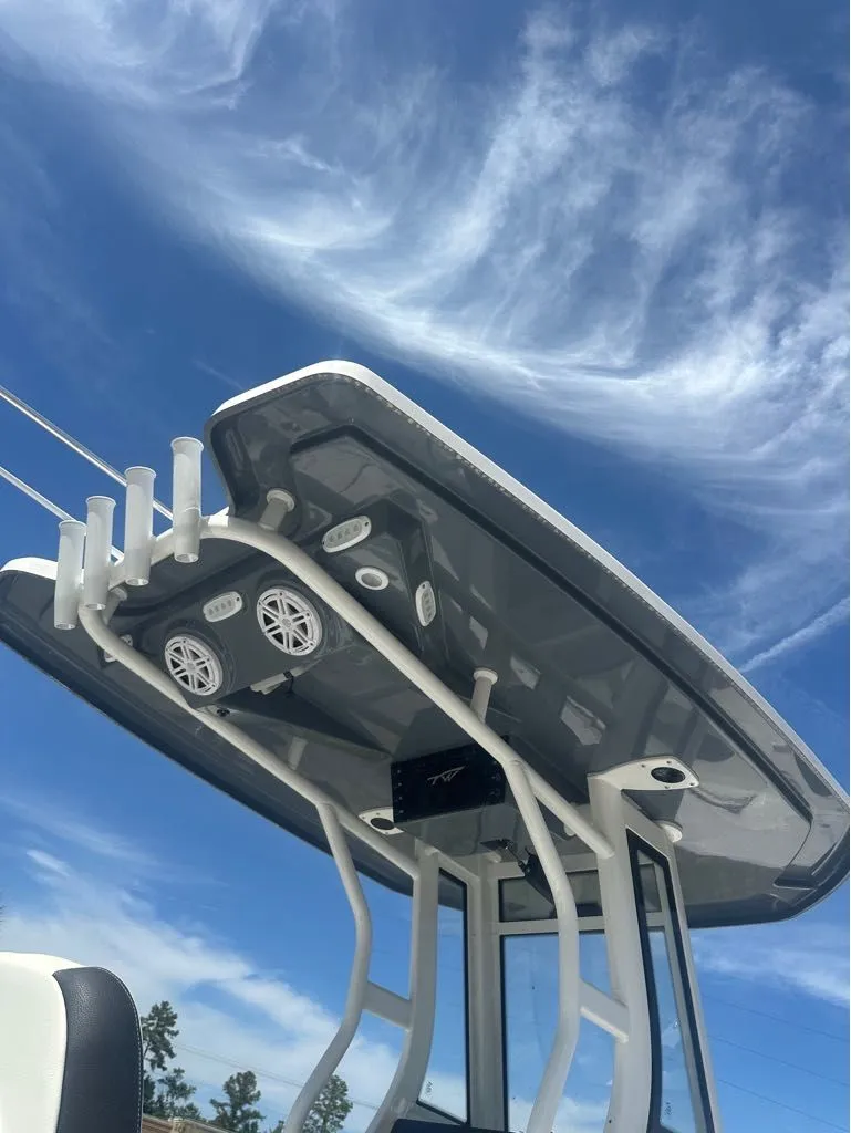 Slide: The Image of Tidewater 232 CC Adventure 2025 - 9