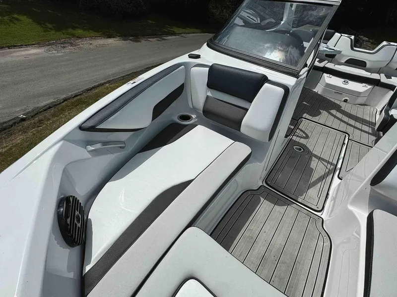 Slide: The Image of Yamaha 195S 2023 - 12