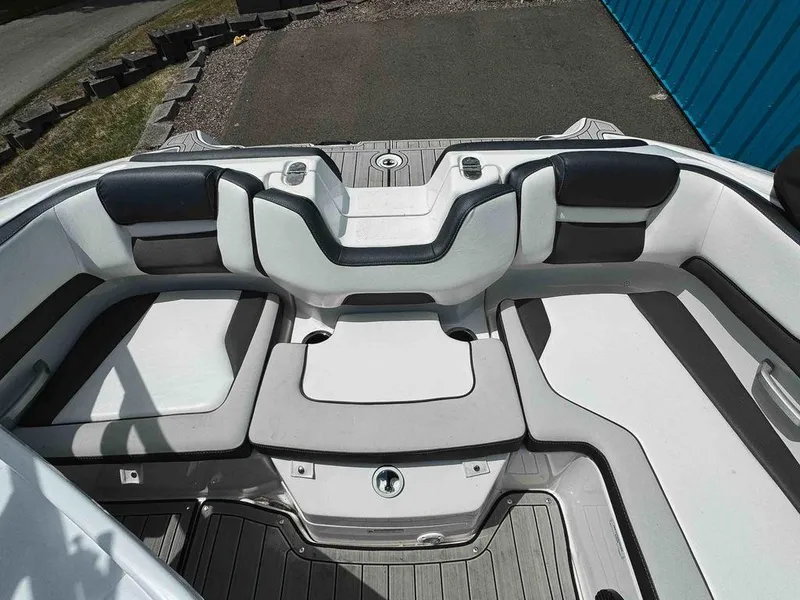 Slide: The Image of Yamaha 195S 2023 - 14