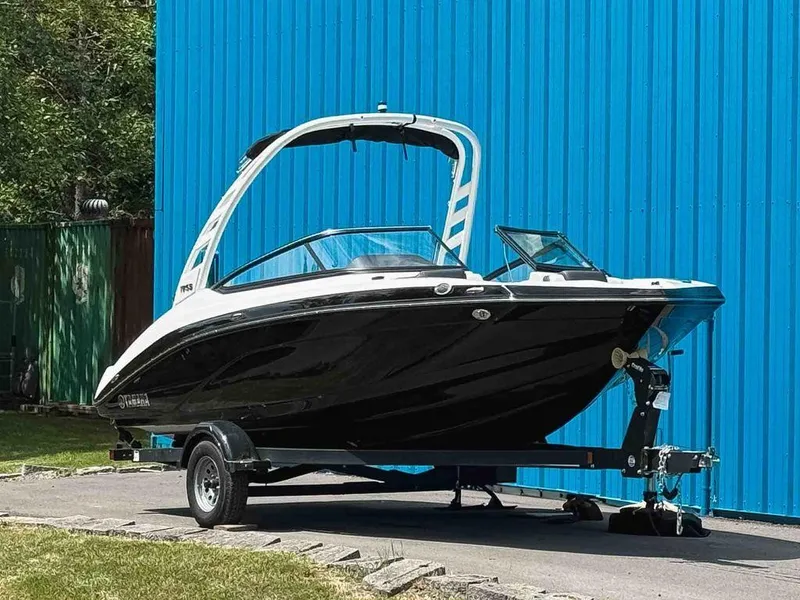 Slide: The Image of Yamaha 195S 2023 - 2