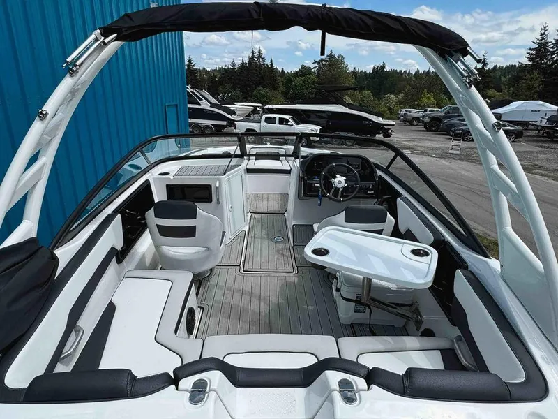 Slide: The Image of Yamaha 195S 2023 - 4