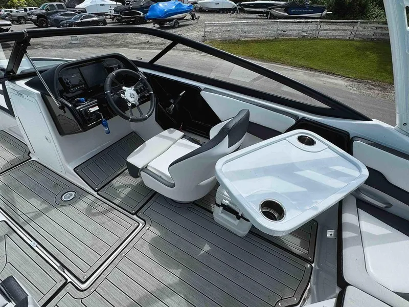 Slide: The Image of Yamaha 195S 2023 - 8