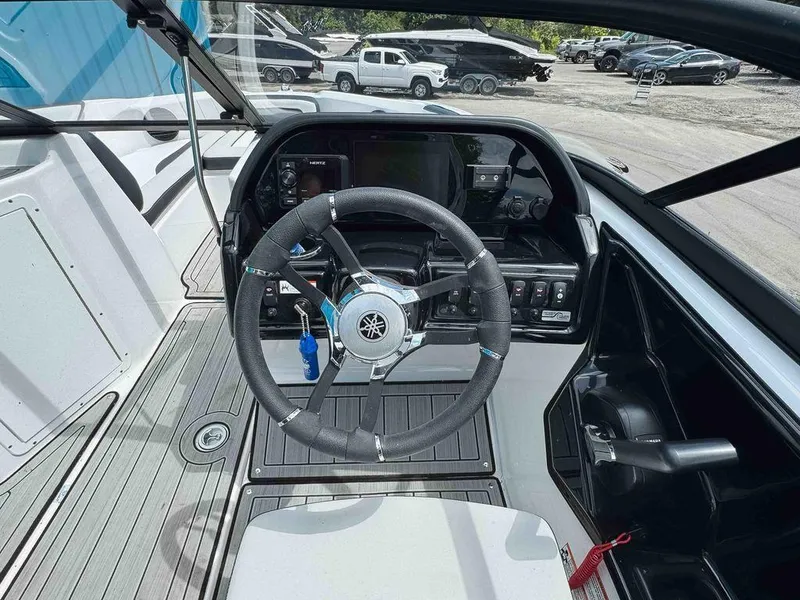 Slide: The Image of Yamaha 195S 2023 - 9