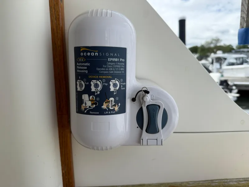 Slide: The Image of Blackfin Flybridge 1986 - 26