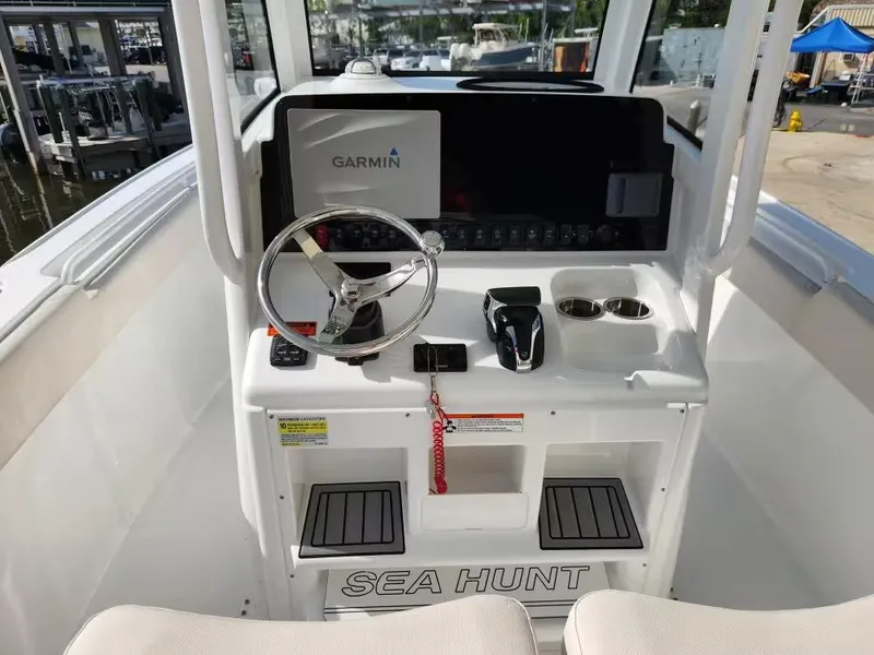 Slide: The Image of Sea Hunt Ultra 255 SE 2022 - 10