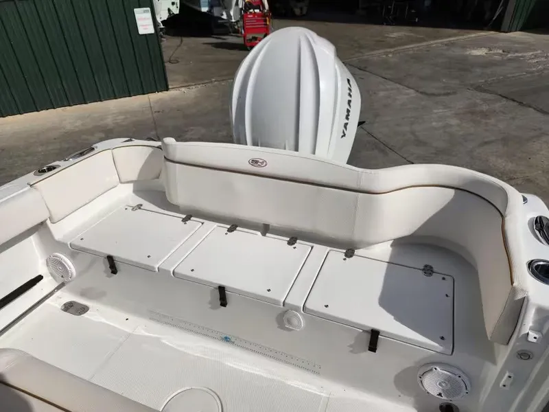 Slide: The Image of Sea Hunt Ultra 255 SE 2022 - 14