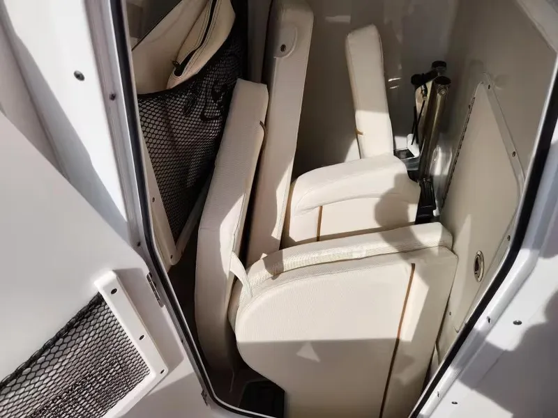 Slide: The Image of Sea Hunt Ultra 255 SE 2022 - 15