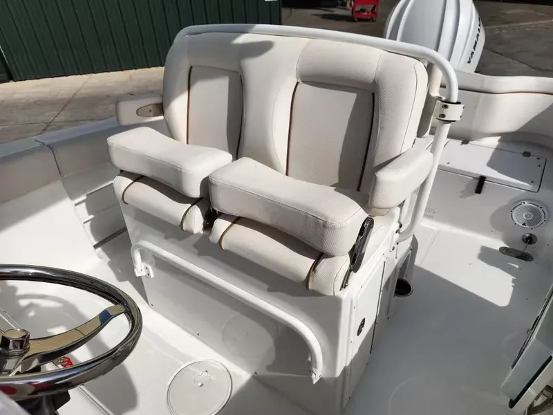 Slide: The Image of Sea Hunt Ultra 255 SE 2022 - 8