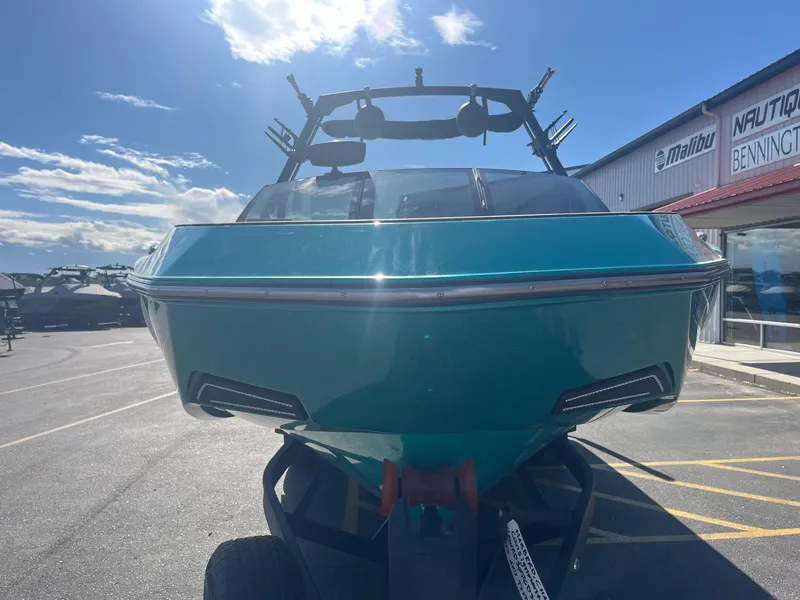 Slide: The Image of Axis T250 2023 - 10