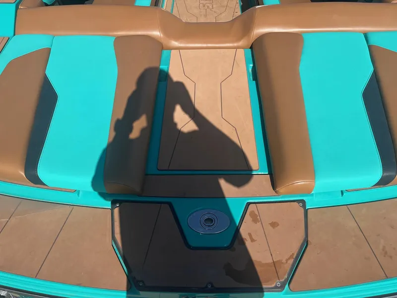 Slide: The Image of Axis T250 2023 - 15