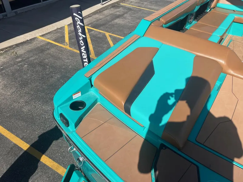 Slide: The Image of Axis T250 2023 - 16