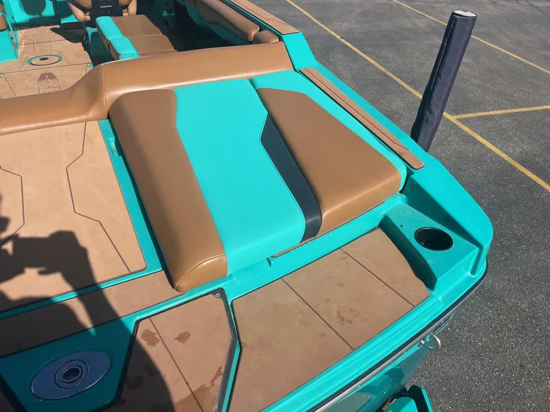 Slide: The Image of Axis T250 2023 - 17