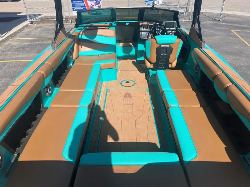 Slide: The Image of Axis T250 2023 - 18