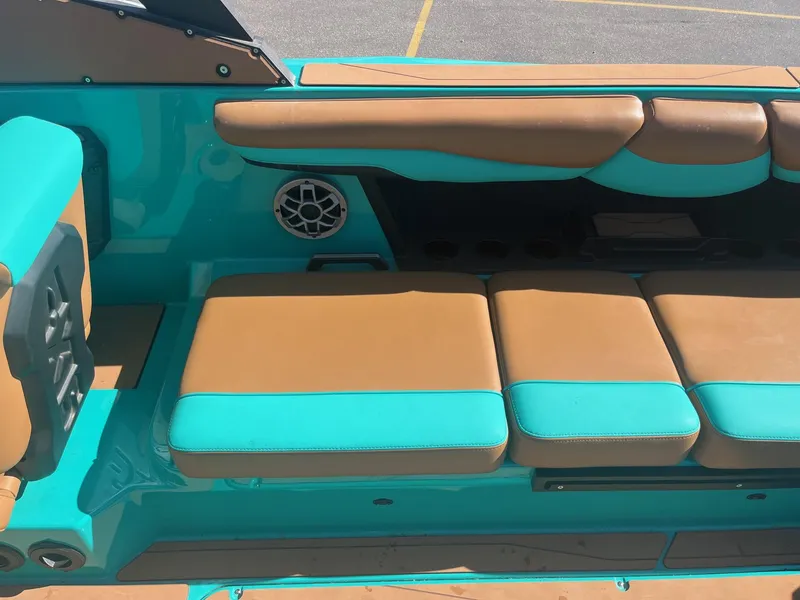 Slide: The Image of Axis T250 2023 - 20