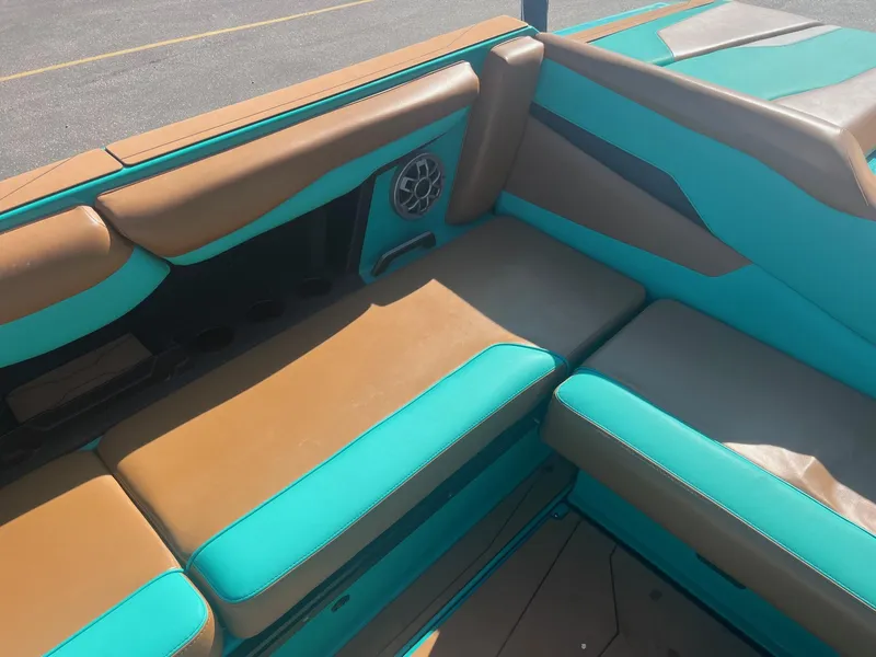 Slide: The Image of Axis T250 2023 - 21