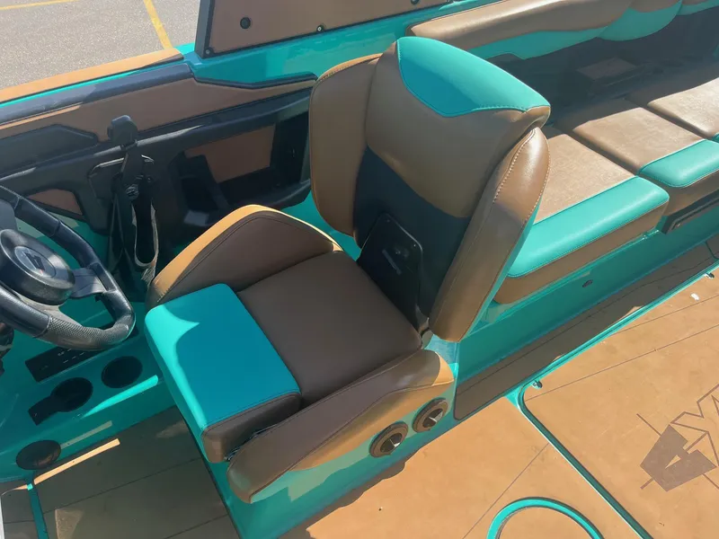 Slide: The Image of Axis T250 2023 - 27