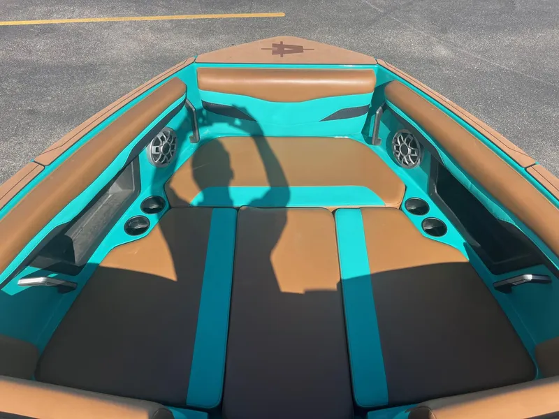 Slide: The Image of Axis T250 2023 - 30