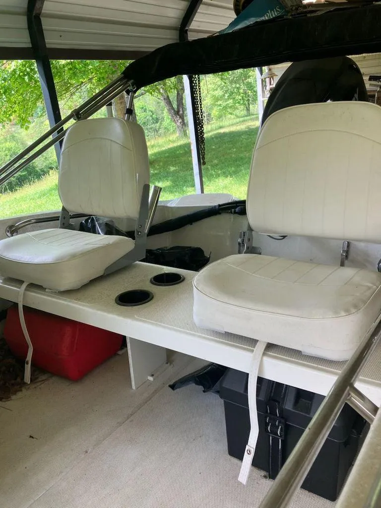 Slide: The Image of Boston Whaler SPORT SERIES 2020 - 6