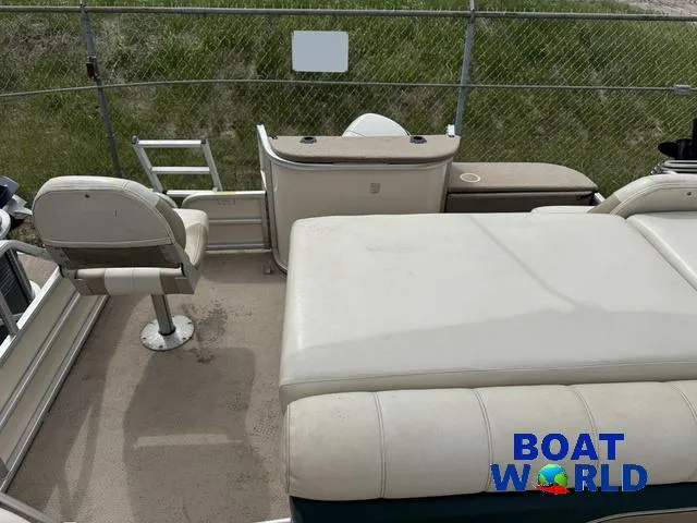 Slide: The Image of Sweetwater 2222 DF Pontoon WITH SEA LEGS 2004 - 26