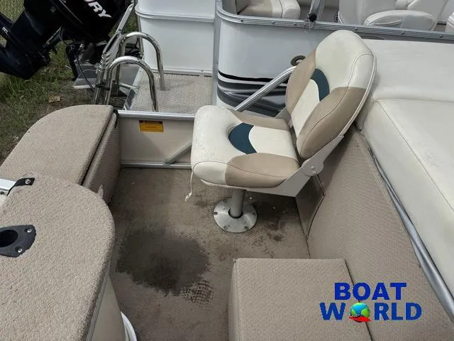 Slide: The Image of Sweetwater 2222 DF Pontoon WITH SEA LEGS 2004 - 27