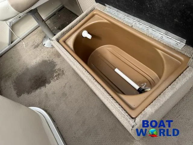 Slide: The Image of Sweetwater 2222 DF Pontoon WITH SEA LEGS 2004 - 29