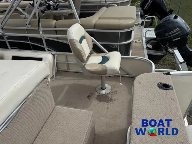 Slide: The Image of Sweetwater 2222 DF Pontoon WITH SEA LEGS 2004 - 30