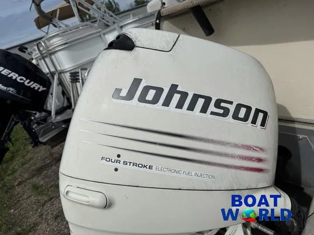 Slide: The Image of Sweetwater 2222 DF Pontoon WITH SEA LEGS 2004 - 33